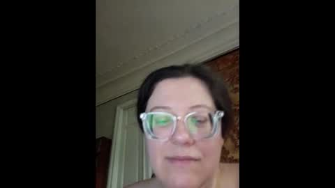 Snapshot of webgirl2 chatting on May 19, 2026, 4:02 pm Marina online show from May 19, 2026, 4:02 pm