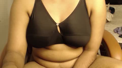 Snapshot of webshowxxx chatting on March 4, 2026, 3:40 pm mina online show from March 4, 2026, 3:40 pm