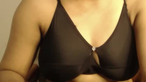 Snapshot of webshowxxx chatting on April 3, 2026, 10:41 pm mina online show from April 3, 2026, 10:41 pm