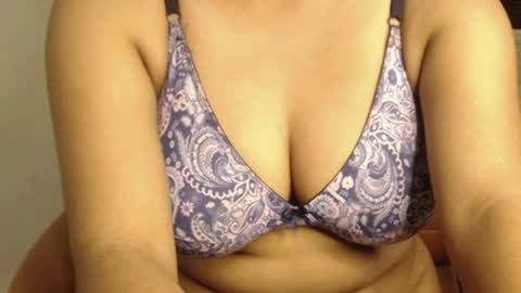 Snapshot of webshowxxx chatting on April 9, 2026, 7:41 pm mina online show from April 9, 2026, 7:41 pm