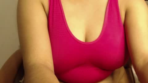 Snapshot of webshowxxx chatting on April 14, 2026, 4:24 pm mina online show from April 14, 2026, 4:24 pm