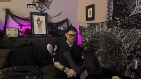 Snapshot of webz_and_kordz chatting on May 15, 2026, 11:28 am WebzKordz online show from May 15, 2026, 11:28 am