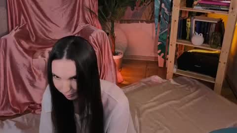 wednesday_evans online show from April 21, 2026, 5:14 am