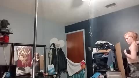 Snapshot of wednesdaywetty22 chatting on December 4, 2024, 6:00 am Marie Lynn online show from December 4, 2024, 6:00 am