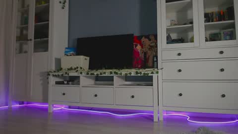 Snapshot of weed_princesss chatting on December 6, 2024, 1:11 pm  moon  online show from December 6, 2024, 1:11 pm