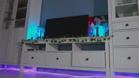 Snapshot of weed_princesss chatting on December 9, 2024, 4:26 pm  moon  online show from December 9, 2024, 4:26 pm