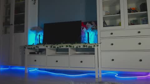 Snapshot of weed_princesss chatting on December 15, 2024, 2:16 pm  moon  online show from December 15, 2024, 2:16 pm