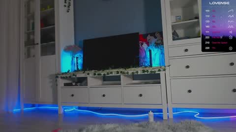 Snapshot of weed_princesss chatting on December 18, 2024, 3:55 pm  moon  online show from December 18, 2024, 3:55 pm