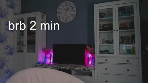 Snapshot of weed_princesss chatting on January 24, 2025, 2:30 pm  moon  online show from January 24, 2025, 2:30 pm