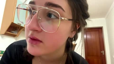 Anna online show from April 17, 2026, 4:32 pm