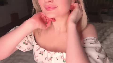 Daisy    online show from March 1, 2025, 6:11 pm