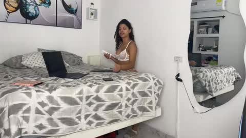 Wendy Alex online show from October 17, 2025, 12:25 am