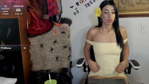 Snapshot of wendy_marshall chatting on October 27, 2025, 7:18 pm Wendy Marshall online show from October 27, 2025, 7:18 pm