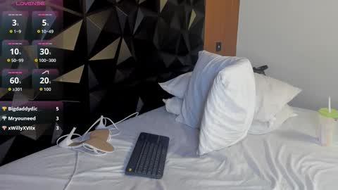 Snapshot of wendy_marshall chatting on November 14, 2025, 8:29 pm Wendy Marshall online show from November 14, 2025, 8:29 pm