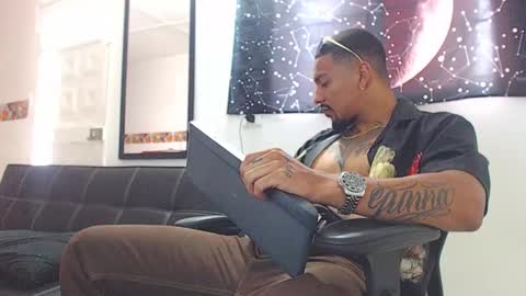 Wesley Rogger online show from November 14, 2025, 7:34 pm