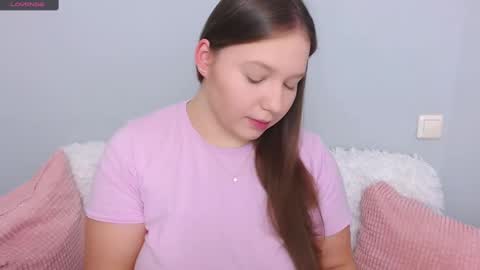 Snapshot of wet__molly chatting on February 7, 2025, 8:10 pm molly online show from February 7, 2025, 8:10 pm