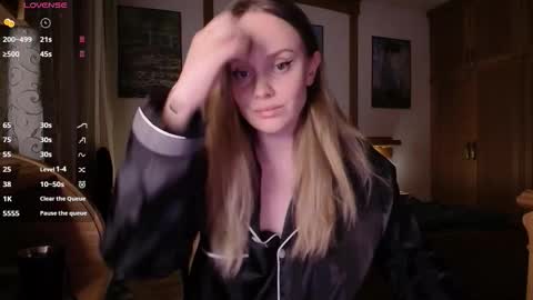 Snapshot of wet_lana chatting on October 22, 2025, 6:29 pm Lana online show from October 22, 2025, 6:29 pm