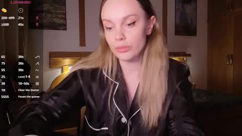 Snapshot of wet_lana chatting on October 24, 2025, 6:59 pm Lana online show from October 24, 2025, 6:59 pm