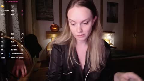 Snapshot of wet_lana chatting on October 27, 2025, 8:13 pm Lana online show from October 27, 2025, 8:13 pm