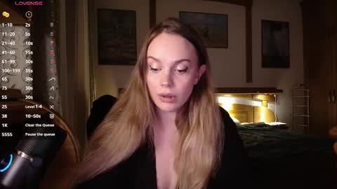 Snapshot of wet_lana chatting on November 17, 2025, 8:47 pm Lana online show from November 17, 2025, 8:47 pm