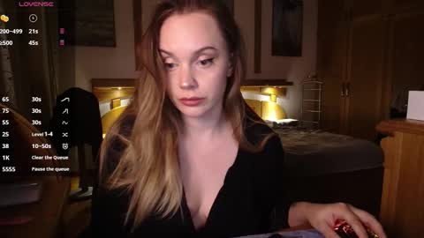 Snapshot of wet_lana chatting on November 19, 2025, 9:15 pm Lana online show from November 19, 2025, 9:15 pm