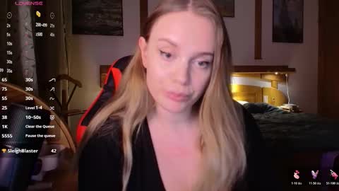 Snapshot of wet_lana chatting on December 16, 2025, 9:42 pm Lana online show from December 16, 2025, 9:42 pm