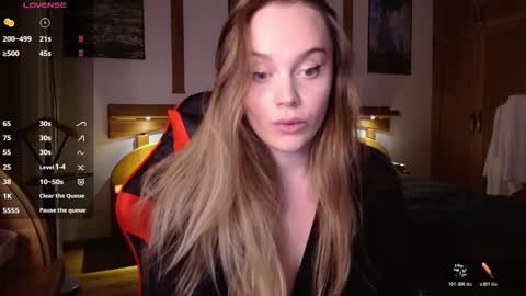 Snapshot of wet_lana chatting on December 17, 2025, 9:54 pm Lana online show from December 17, 2025, 9:54 pm