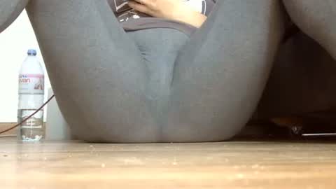 wet_pants2022 online show from October 22, 2025, 11:21 am