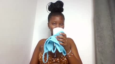 Snapshot of wet_pussieyy chatting on July 20, 2026, 4:05 am wet_pussieyy online show from July 20, 2026, 4:05 am