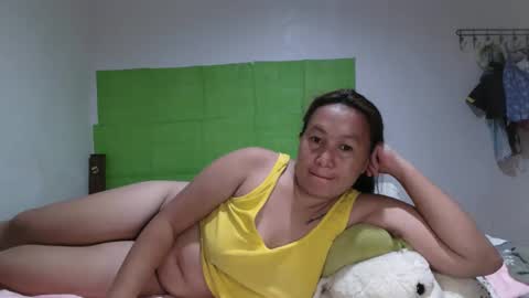 Snapshot of wetasianbelle chatting on May 19, 2026, 7:42 pm Belle online show from May 19, 2026, 7:42 pm