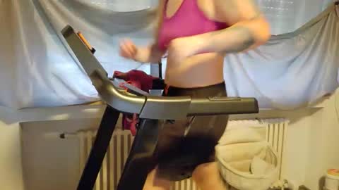 Snapshot of wetgerman2 chatting on April 10, 2026, 7:02 am Wetgerman online show from April 10, 2026, 7:02 am