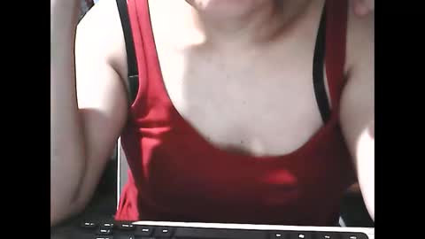 Snapshot of wethornypussy4u chatting on December 14, 2025, 2:55 pm wethornypussy4u online show from December 14, 2025, 2:55 pm