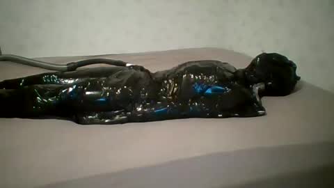 Snapshot of wetnbound chatting on December 17, 2025, 9:10 pm wetnbound online show from December 17, 2025, 9:10 pm