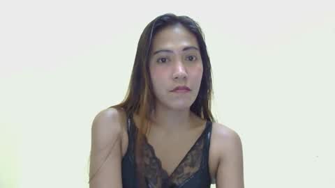 Snapshot of wetpetitechix chatting on May 19, 2026, 2:01 pm wetpetitechix online show from May 19, 2026, 2:01 pm