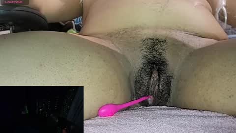 Snapshot of wetpussy974 chatting on December 3, 2024, 10:07 pm V online show from December 3, 2024, 10:07 pm