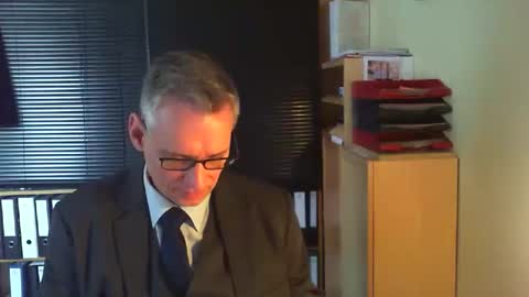 Snapshot of wetsuitedman chatting on February 27, 2026, 12:27 pm Franz online show from February 27, 2026, 12:27 pm