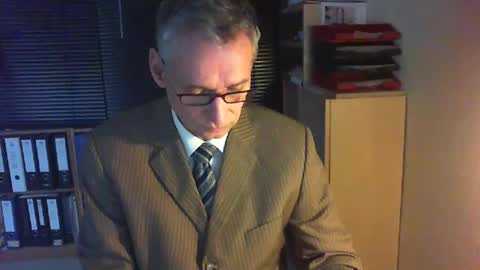 Snapshot of wetsuitedman chatting on March 26, 2026, 4:56 pm Franz online show from March 26, 2026, 4:56 pm