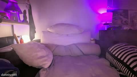 danni online show from November 7, 2025, 2:44 am