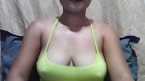 wettyhottie69 online show from May 11, 2026, 2:39 am