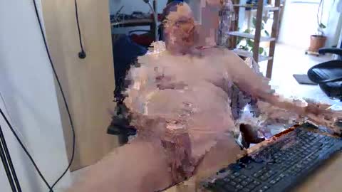 WeTwo online show from April 11, 2026, 8:29 am