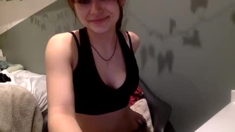 Snapshot of whimsy_tinks chatting on February 2, 2026, 11:14 pm whimsy_tinks online show from February 2, 2026, 11:14 pm