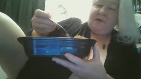 whipsnap19 online show from May 9, 2026, 9:42 pm