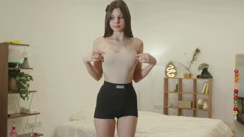 Naomi online show from April 17, 2026, 2:14 am