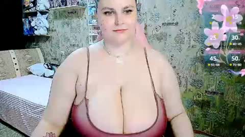 whisperinthedarkk online show from July 29, 2026, 8:40 pm