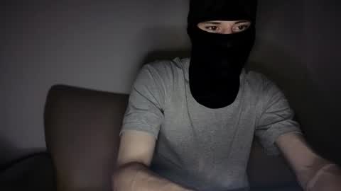 whispero_o online show from December 14, 2025, 12:43 pm