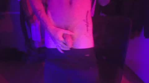 Snapshot of whispersonhickory chatting on December 18, 2024, 8:42 am whispersonhickory online show from December 18, 2024, 8:42 am