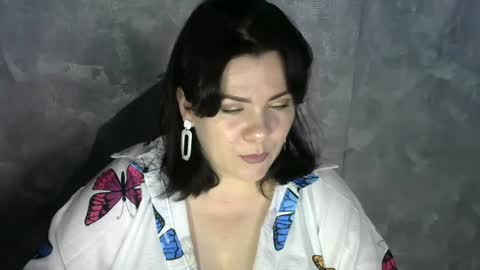 Snapshot of white__queen_ chatting on July 13, 2026, 7:00 am white__queen_ online show from July 13, 2026, 7:00 am