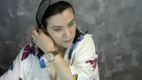 Snapshot of white__queen_ chatting on July 21, 2026, 8:16 am white__queen_ online show from July 21, 2026, 8:16 am