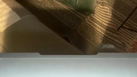 Snapshot of white_bubble chatting on March 21, 2026, 8:12 pm white_bubble online show from March 21, 2026, 8:12 pm