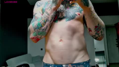 Snapshot of white_king999 chatting on November 6, 2025, 2:07 pm Max online show from November 6, 2025, 2:07 pm